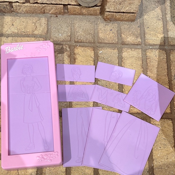 Barbie Fashion Design Set with Pink and Purple Plates 2001 Vintage (Pair). - Picture 4 of 5